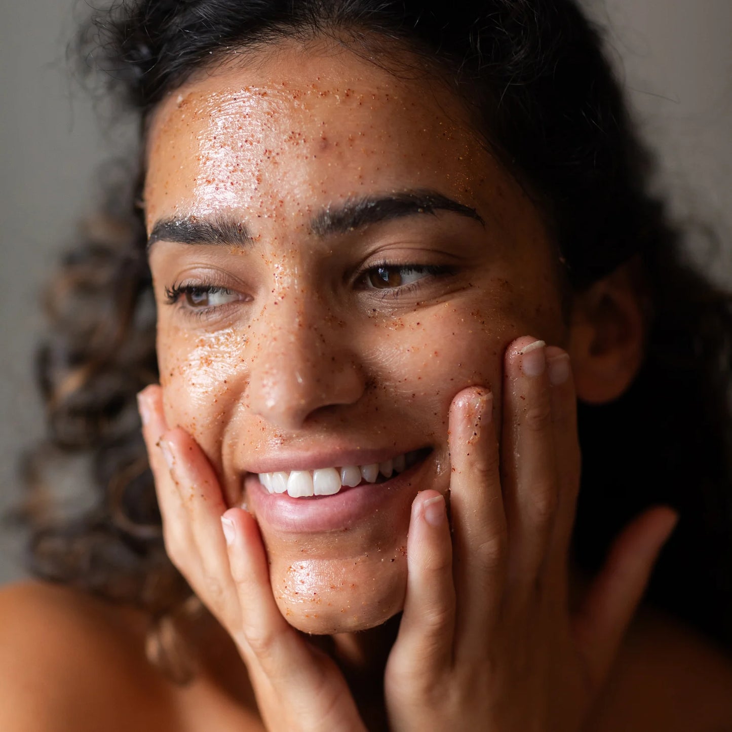 Bramley Walnut Shell Revitalising Face Scrub